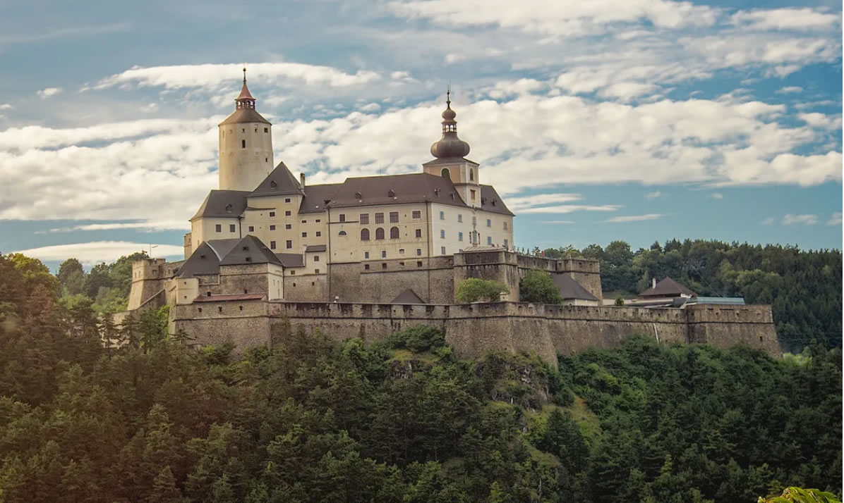 Burgenland - hrad - austria.sk