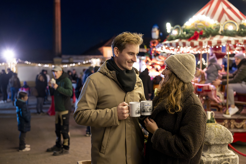 vianoce,Schloss Hof, trhy,pohar puncu,muz,zena