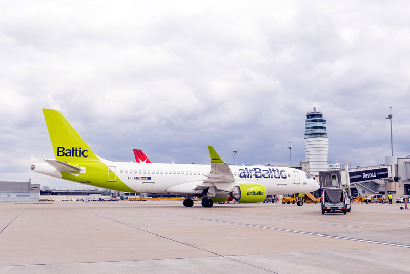 rakusko,tallin,lietadlo,letisko,schwechat