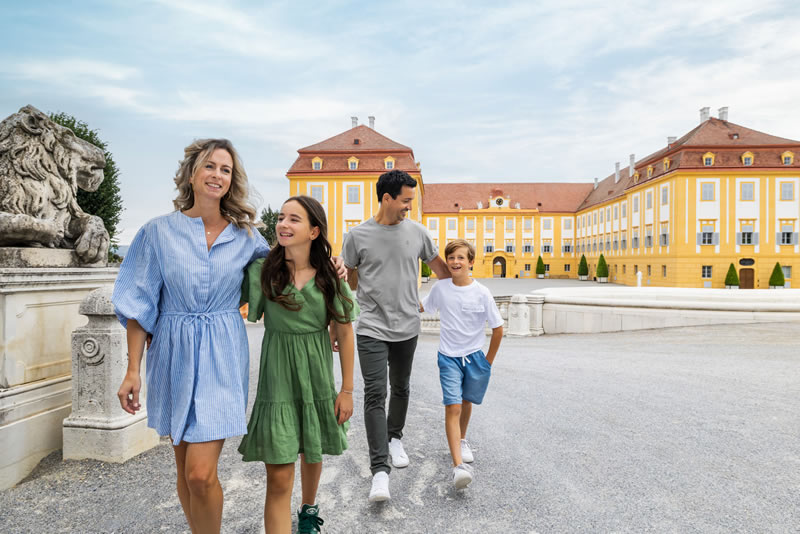 z&aacute;mok, Schloss Hof, zabava pre deti, leto, august, nedaleko Bratislavy, jednodnovy vylet z Bratislavy do Rakuska