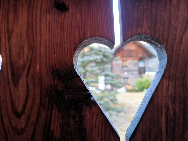 plot s drevenym srdcom,rakusko,Urlaub am Bauernhof,srdce