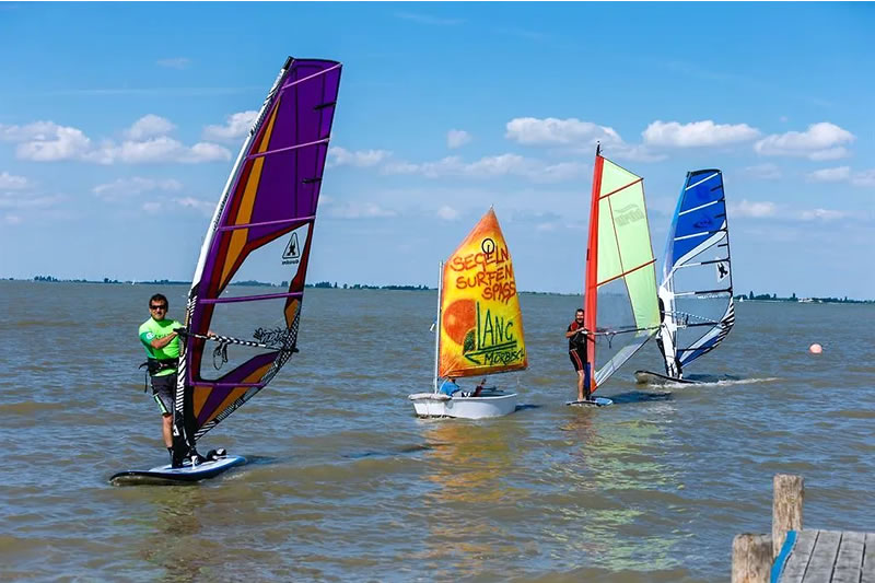 surfisti na jazere