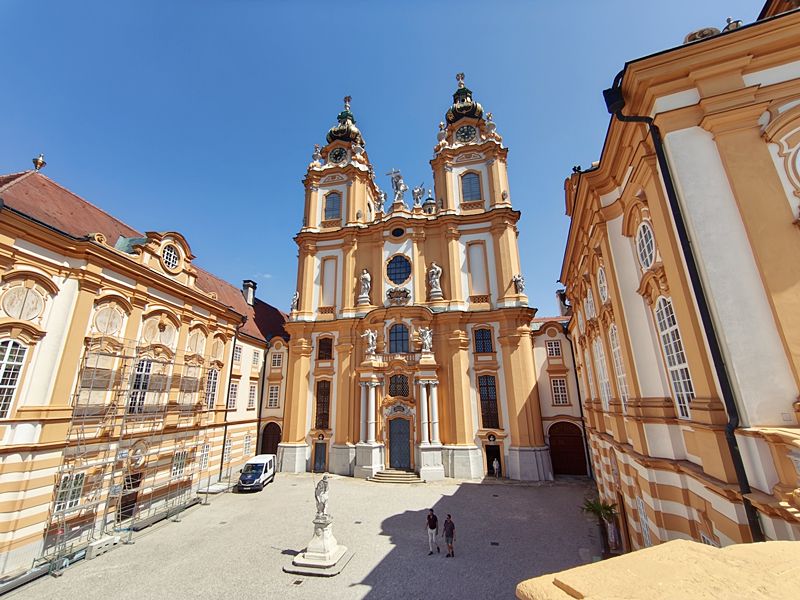 Rakusko, tip na vylet, Melk, opatstvo, klastor Melk,austria.sk, Rakousko, Dolni Rakousy, kam na vylet, mnisi, kostol, wachau, marhule, marhulove dobroty, najkraj&scaron;ia po&scaron;ta