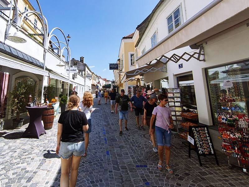 Rakusko, tip na vylet, Melk, opatstvo, klastor Melk,austria.sk, Rakousko, Dolni Rakousy, kam na vylet, mnisi, kostol, wachau, marhule, marhulove dobroty, najkraj&scaron;ia po&scaron;ta