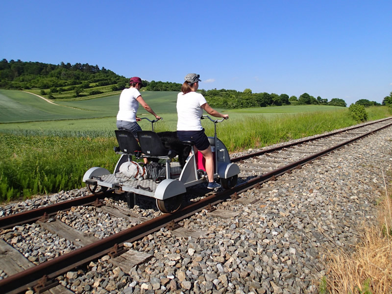 Rakusko - Weinviertel - drezina - bicykel - tip na vylet - austria.sk