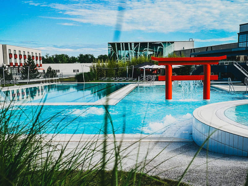 bazen,therme,termaly,rakusko,leto,spa