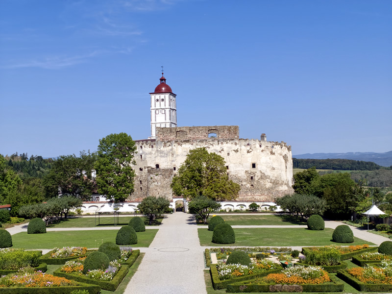 renesančn&yacute; z&aacute;mok, schloss, Schloss Schallaburg, Schallaburg, tip na v&yacute;let, kam z Bratislavy na v&yacute;let, tip na v&yacute;let, v&yacute;let do Rak&uacute;ska, Rak&uacute;sko, austria.sk