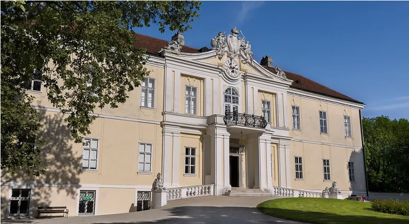 zámok Wilfersdorf v Dolnom Rakusku