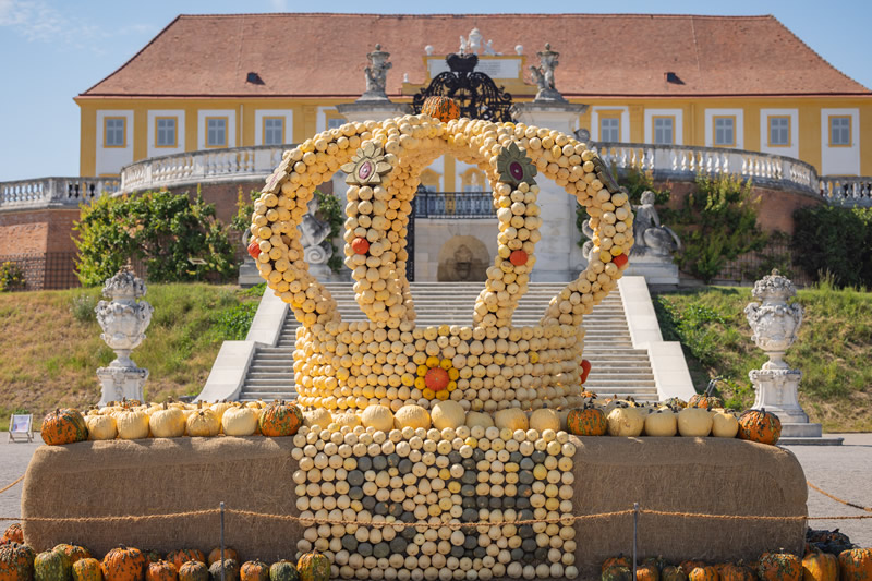z&aacute;mok, Rak&uacute;sko, Schlosshof, Halloween, tip na vylet, austria.sk
