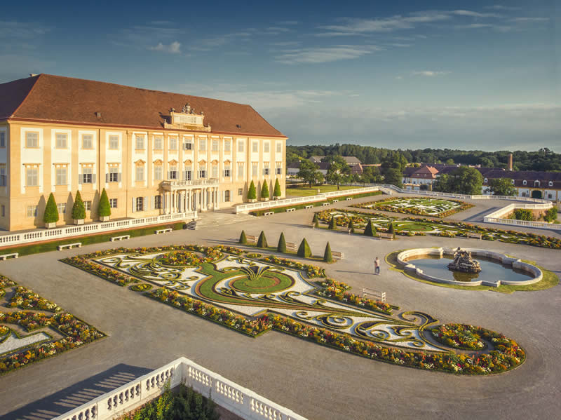 Rakusko,Schloss Hof,jar,kvety,austriask