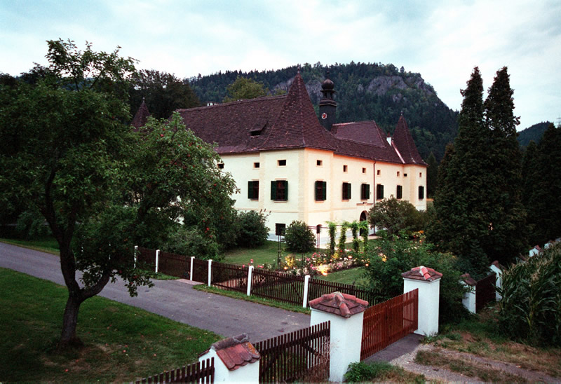 Rakúsko - Hochsteiermark - zámok - Friedhofen - jazda na koni - austria.sk