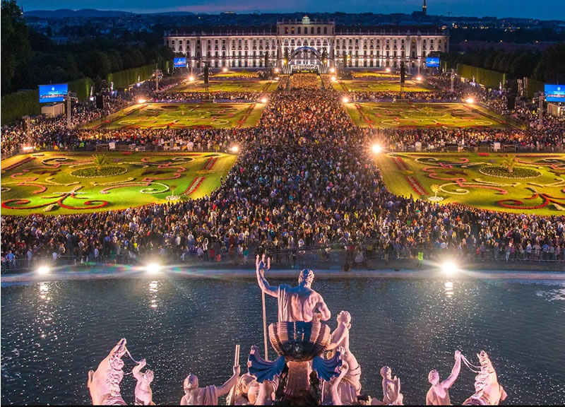 Rakusko - Vieden - koncert - filharmonici - Schlosspark - Schönbrunn - austria.sk