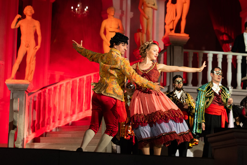 muz,zena,tanec,podium,opera,vieden