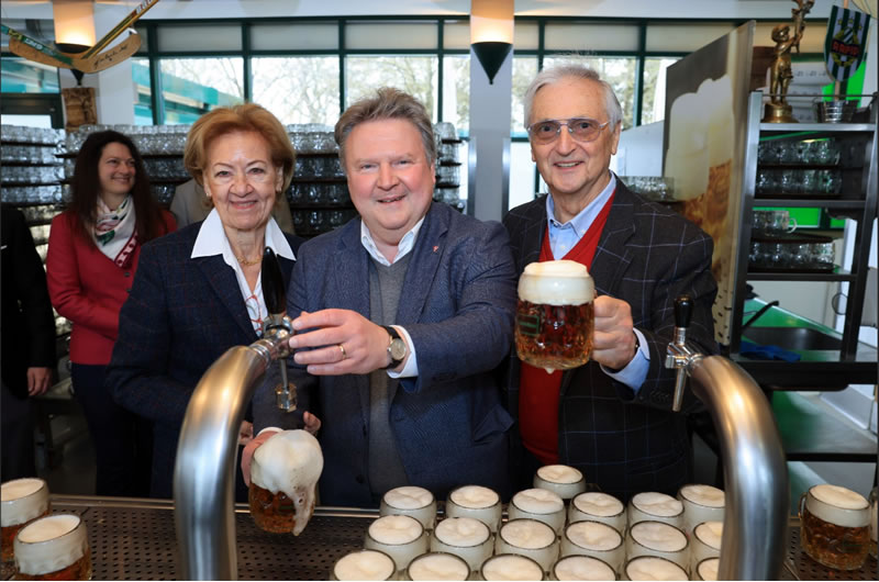 ludia,pivo,radost,Prater,Schwaizerhaus